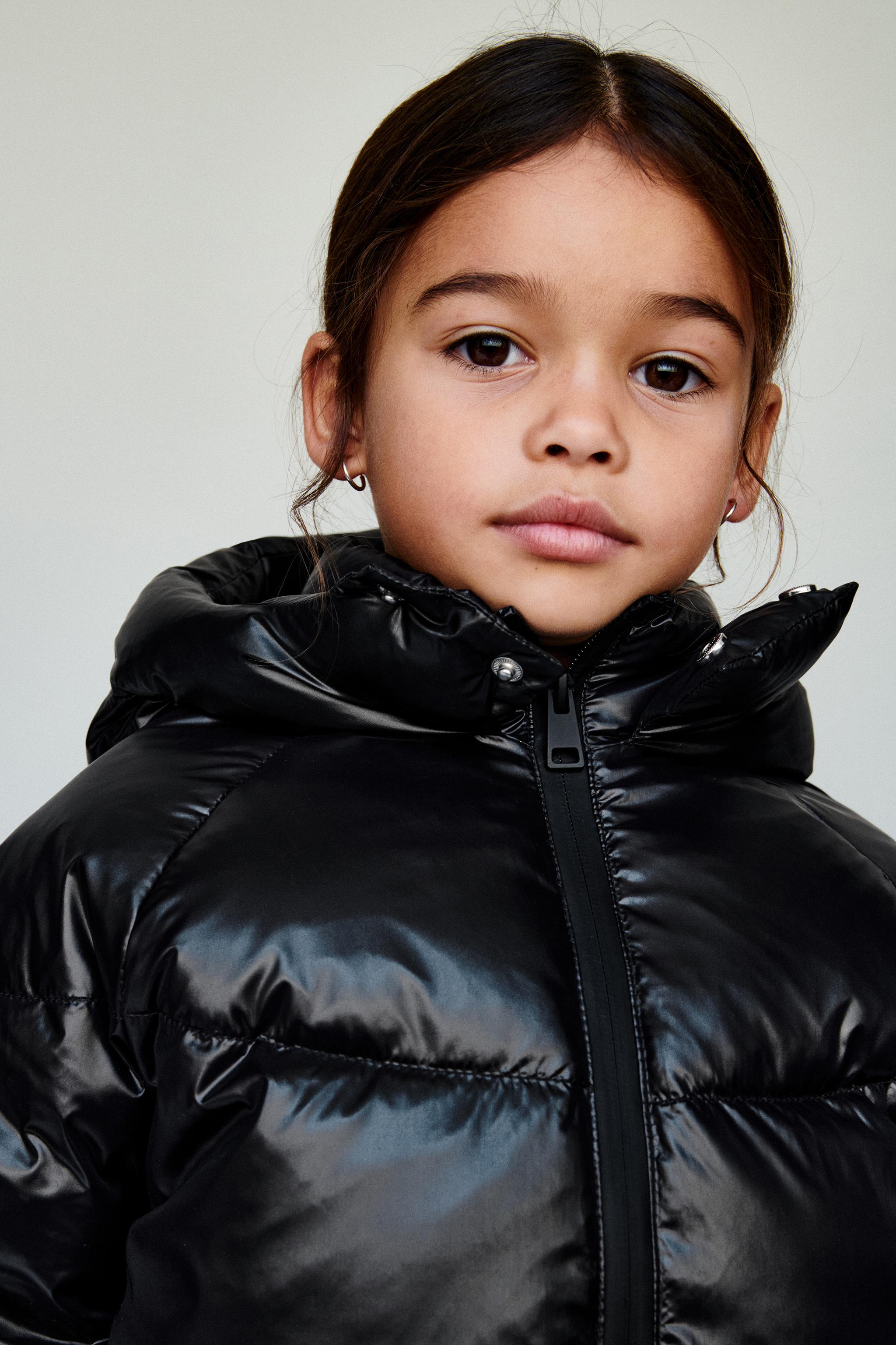 WATER REPELLENT AND WIND RESISTANT DOWN PUFFER COAT